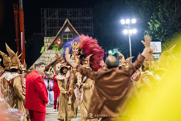 0102_Viradouro 2019 Desfile das Campeãs_Renata Xavier, Leandro Lucas e Gabriel Pulitini