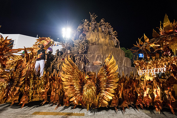 0018_Viradouro 2019 Desfile das Campeãs_Renata Xavier, Leandro Lucas e Gabriel Pulitini